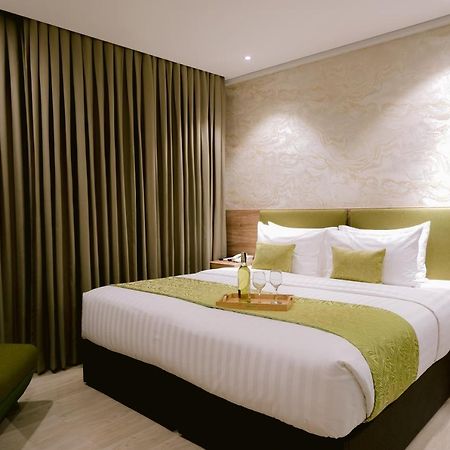 Goldberry Suites And Hotel Cebu Bagian luar foto