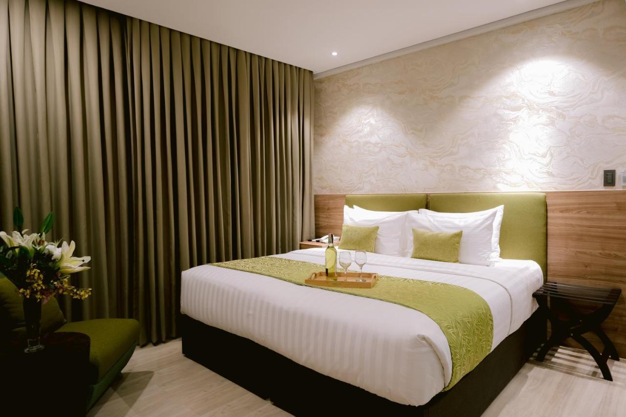 Goldberry Suites And Hotel Cebu Bagian luar foto