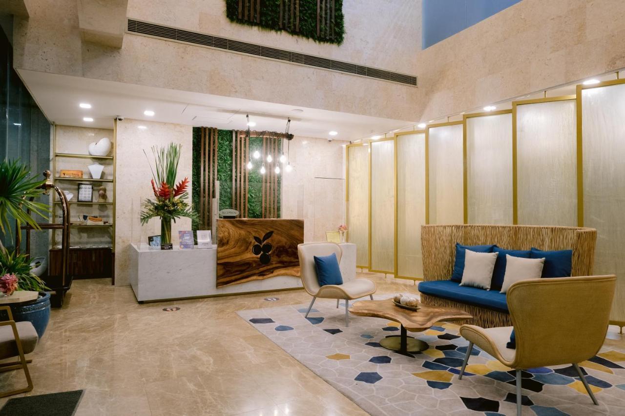 Goldberry Suites And Hotel Cebu Bagian luar foto