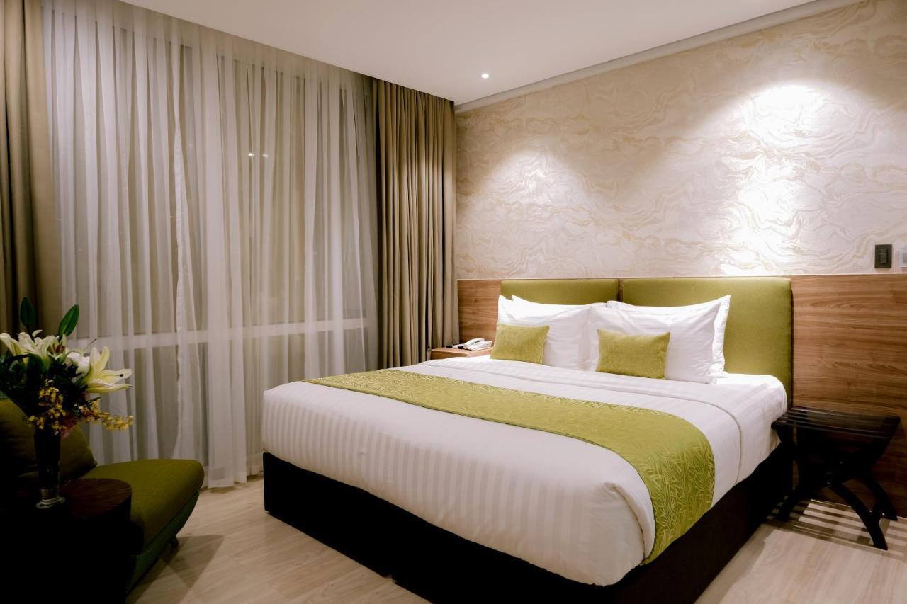 Goldberry Suites And Hotel Cebu Bagian luar foto