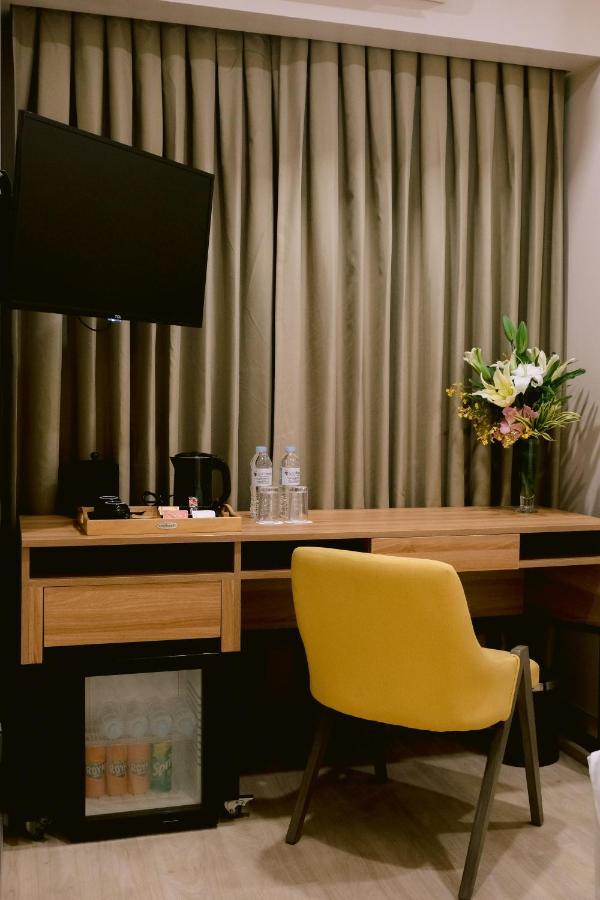 Goldberry Suites And Hotel Cebu Bagian luar foto