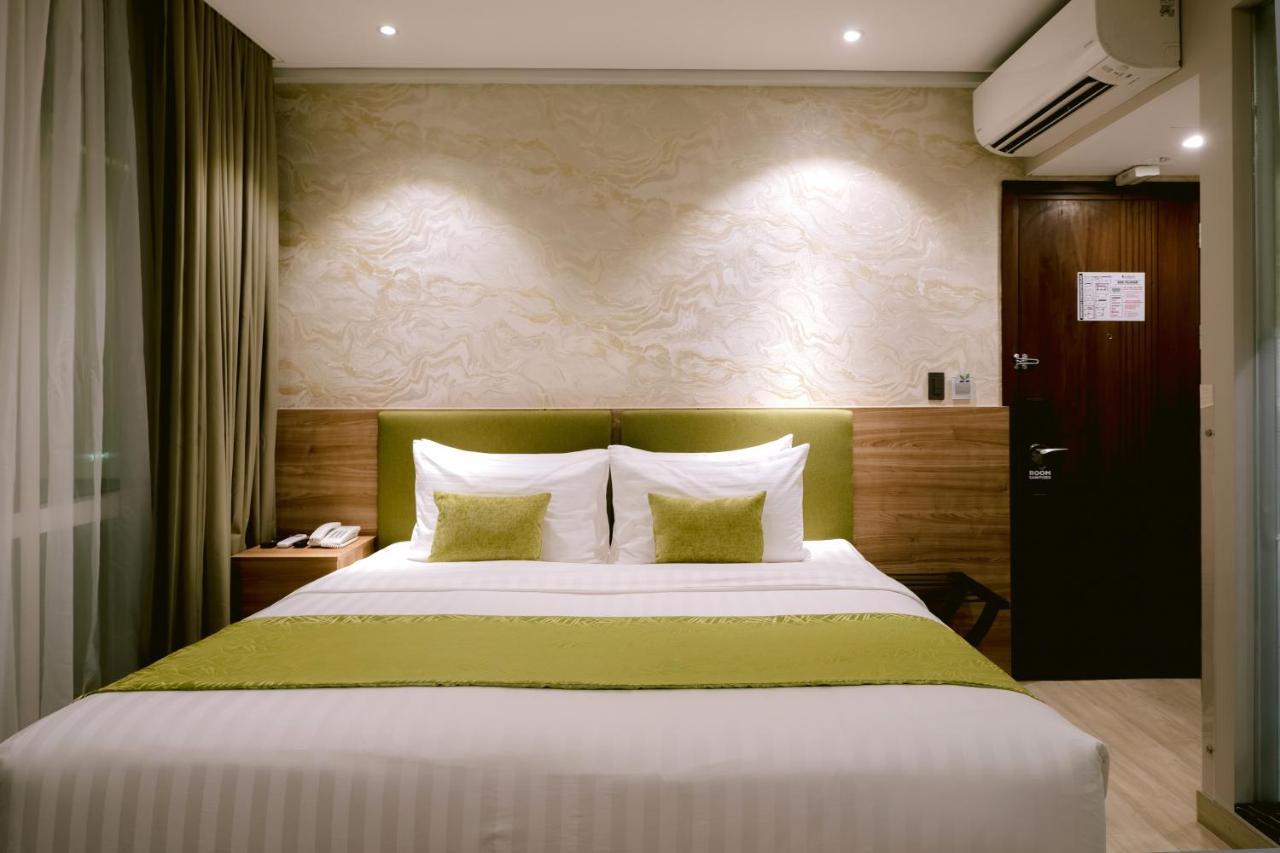 Goldberry Suites And Hotel Cebu Bagian luar foto