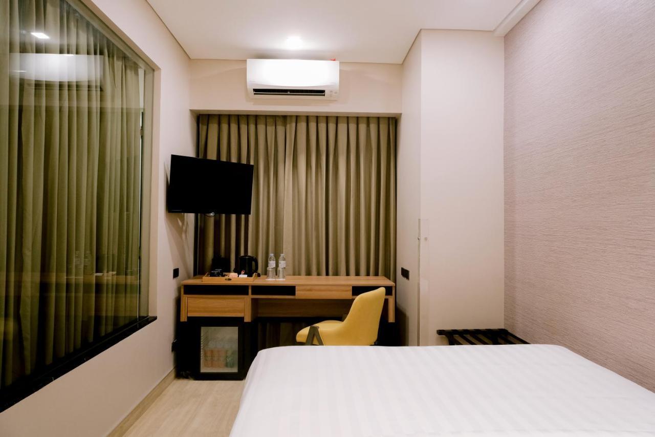 Goldberry Suites And Hotel Cebu Bagian luar foto